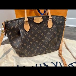 AUTHENTIC LOUIS VUITTON - TURENNE MM. Dust bag included. Box not available.